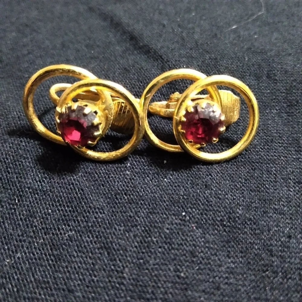 Set of 4 vintage pairs of red clip on earrings